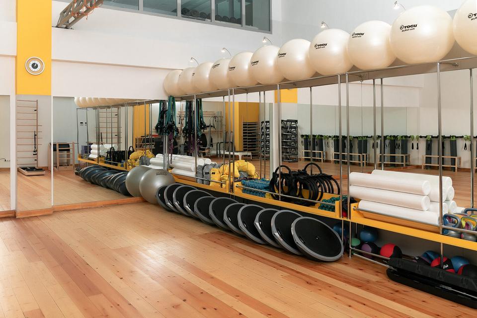 Hall with mirrors and balls